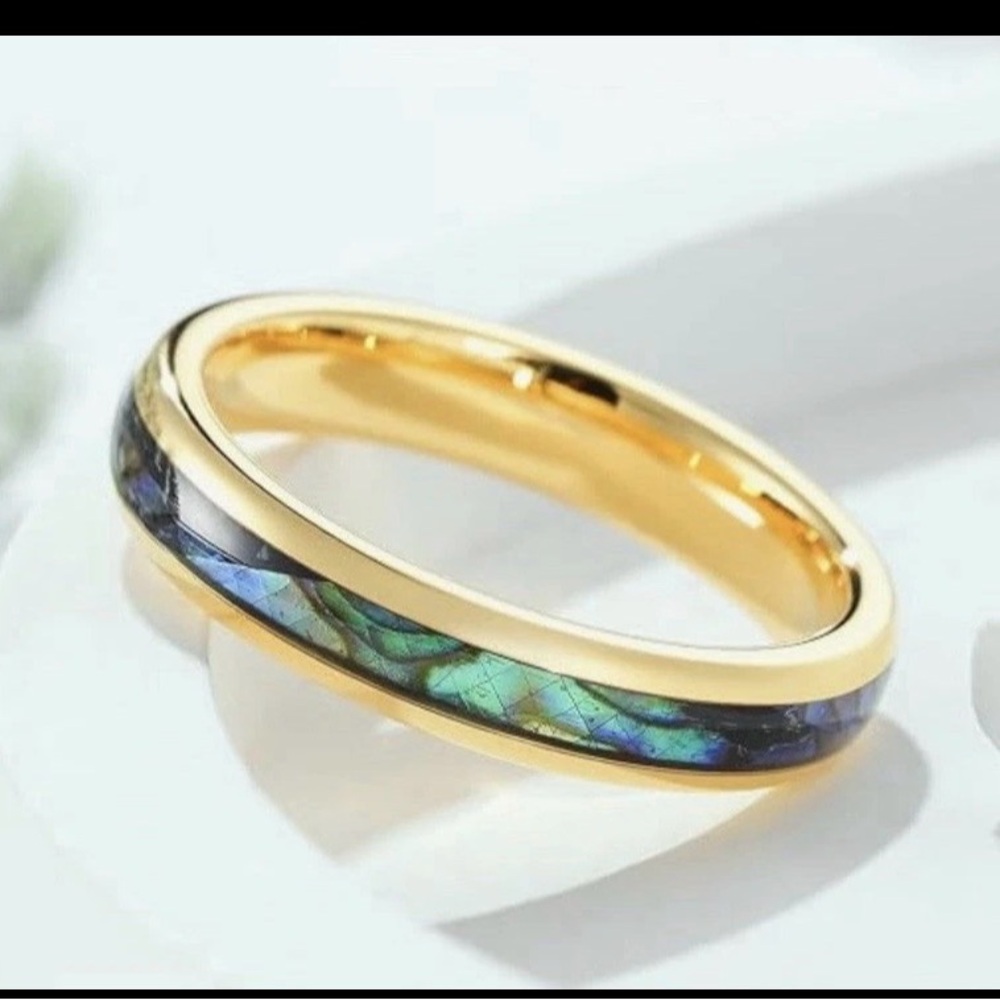 Gold Abalone Inlay Women's Ring - Elegant Beach-Inspired Jewelry